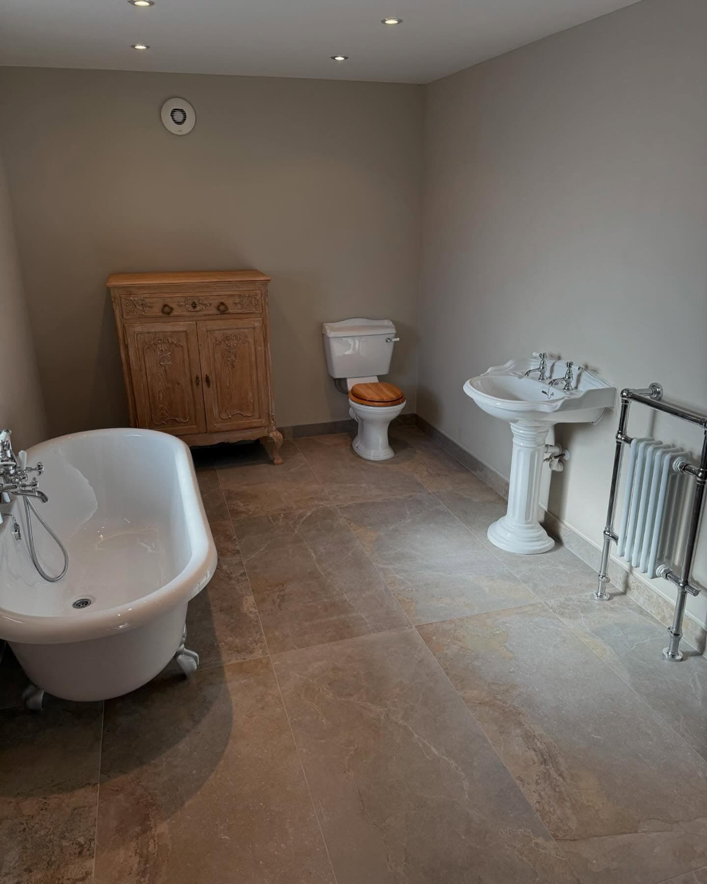 Wetroom rebuild in Sturton Le Steeple with clean tiled finish